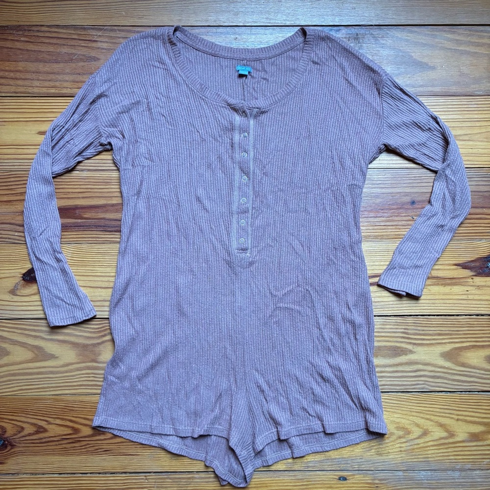 Aerie Ribbed Pink Henley Romper, XS/S/M, EUC - Picture 3 of 12